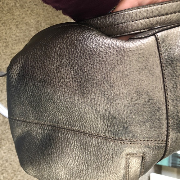 B. Makowsky (flaw) Crossbody Purse Metalli… - Picture 6 of 8